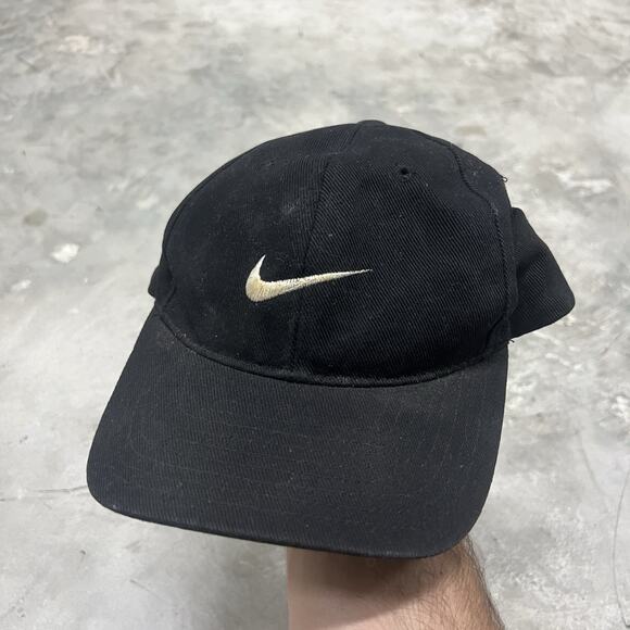 Vintage Nike Hat Cap Snap Back Black Embroidered Swoosh One Size Men Classic 90 - Picture 1 of 6